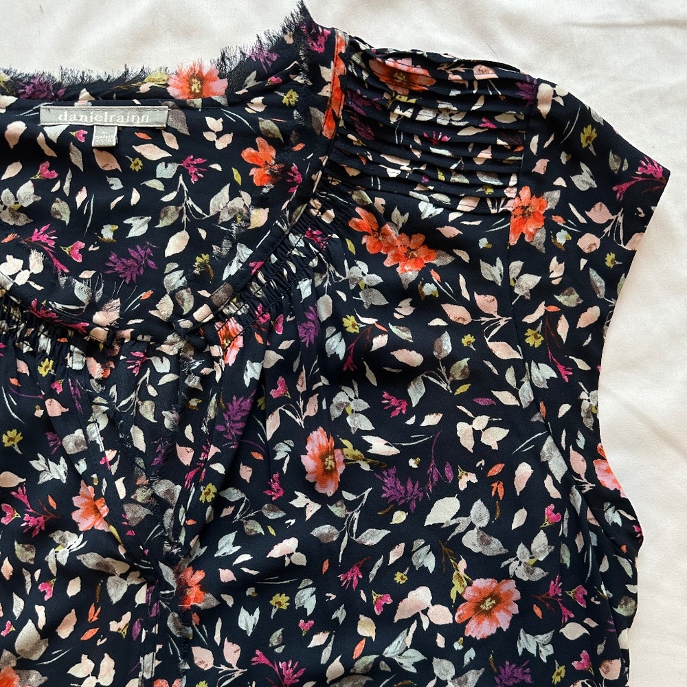 Daniel Rainn | Bernal Split Neck Floral Blouse